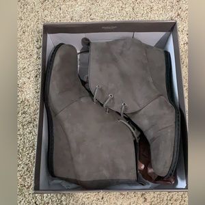 Women’s wedge boots